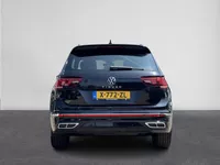 Volkswagen Tiguan 1.5 TSI R-Line Business Automaat | Matrix LED koplampen | Cruise control adaptief | Digitaal Dashboard | Climate Control | comfortstoelen | Apple Carplay/Android Auto | Parkeersensor voor/achter | 19" Lichtmetalen Velgen Foto