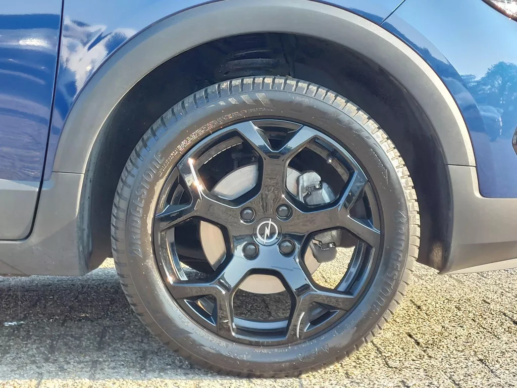 Opel Crossland 1.2 130 PK Turbo Automaat GS-Line | | Apple Carplay/Android Auto | LED Verlichting | 17"Lmv | Achteruitrijcamera  | Electronic Climate Control ( Vestiging - Vianen ) Opel Crossland 1.2 130 PK Turbo Automaat GS-Line | | Apple Carplay/Android Auto | LED Verlichting | 17"Lmv | Achteruitrijcamera  | Electronic Climate Control ( Vestiging - Vianen )