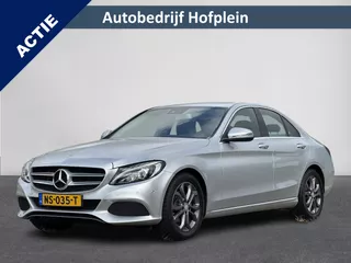 Mercedes-Benz C-klasse C180 Prestige Automaat Navigatie | LED Verlichting | Dode Hoek Detectie | Panorama schuif/Kanteldak, Elektrisch | Stoelverwarming | PDC | Automatische Airco | 17"Lmv | Halfleer | Sportstoelen | INCLUSIEF EXTRA ORIGINELE SET LICHTMETALEN VELGEN (vestiging Vianen) Mercedes-Benz C-klasse C180 Prestige Automaat Navigatie | LED Verlichting | Dode Hoek Detectie | Panorama schuif/Kanteldak, Elektrisch | Stoelverwarming | PDC | Automatische Airco | 17"Lmv | Halfleer | Sportstoelen | INCLUSIEF EXTRA ORIGINELE SET LICHTMETALEN VELGEN (vestiging Vianen)